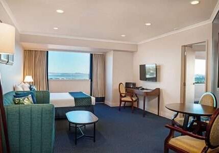 The Spencer Hotel, Takapuna Hotel, Spencer Hotel Family Suite Lounge SD